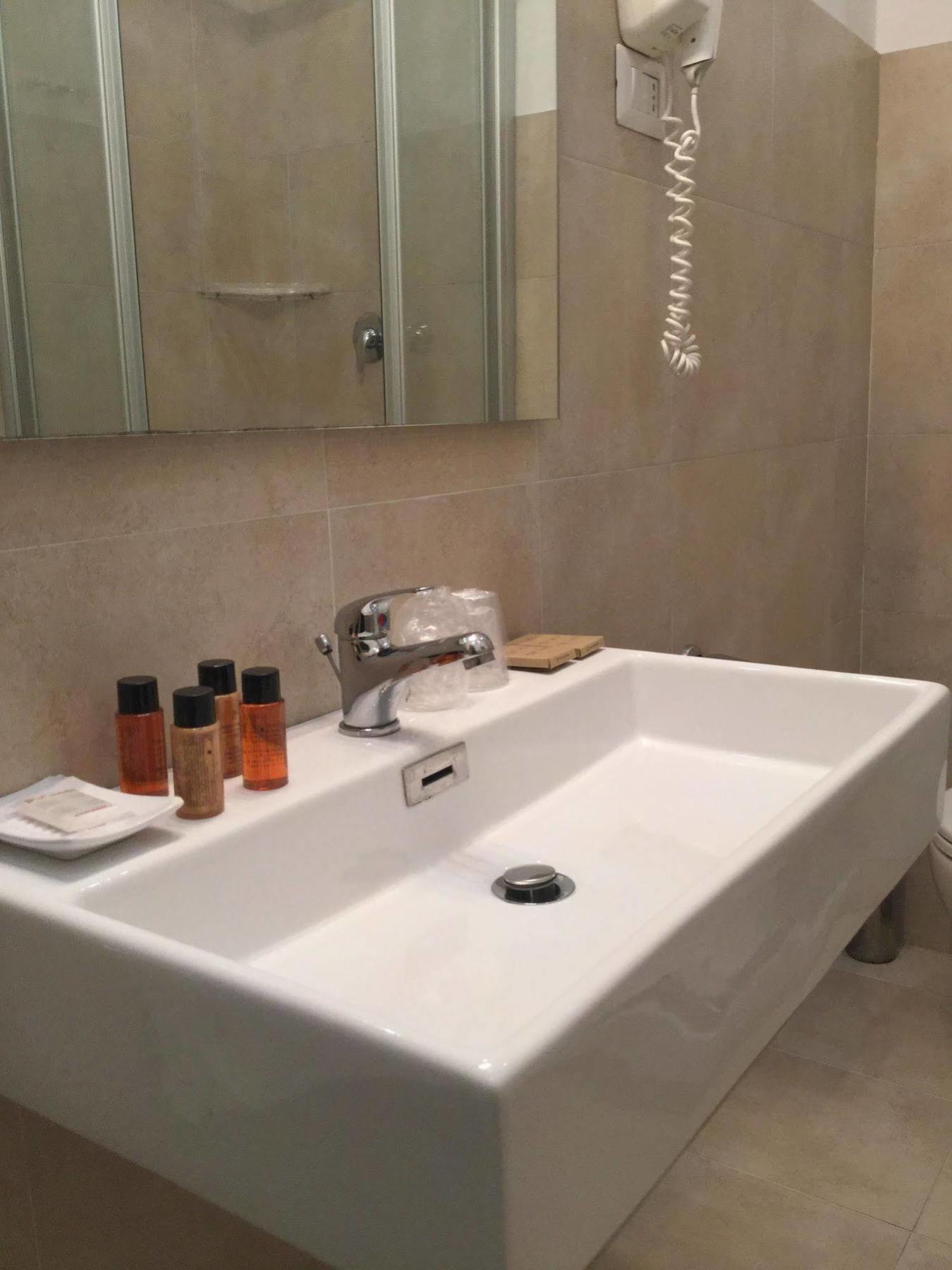 Rhome Terminal Guest House Ρώμη Εξωτερικό φωτογραφία