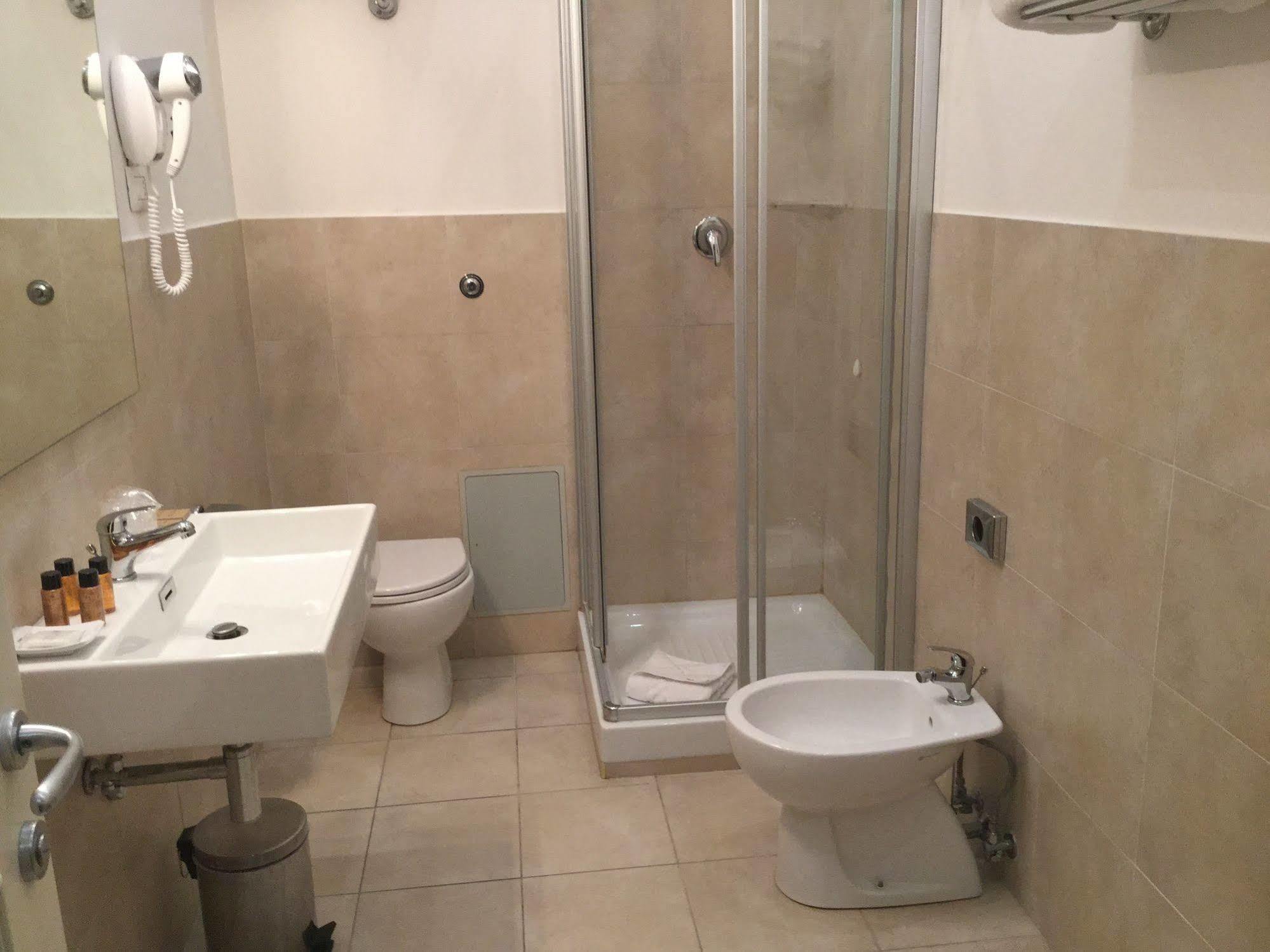 Rhome Terminal Guest House Ρώμη Εξωτερικό φωτογραφία