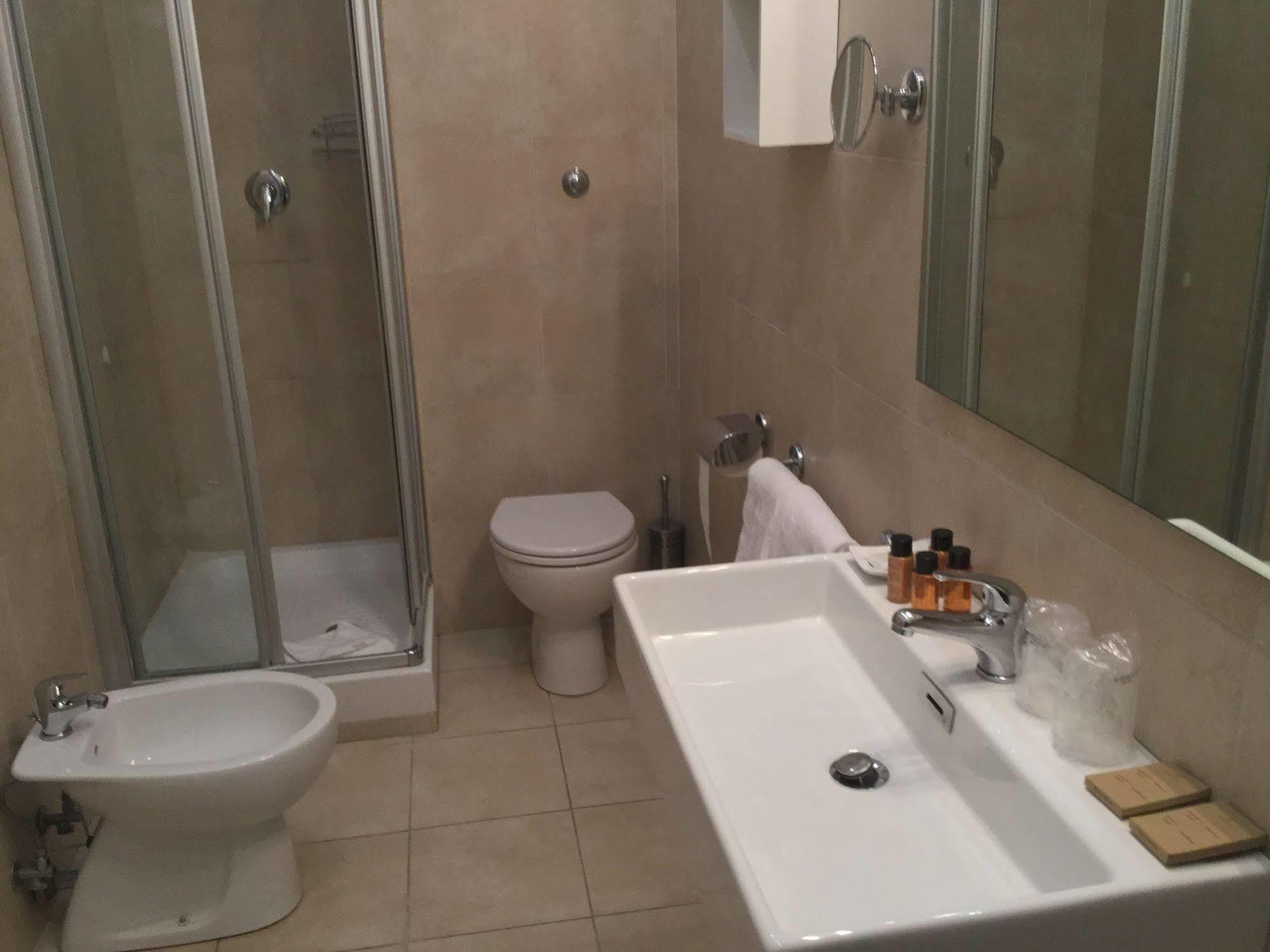 Rhome Terminal Guest House Ρώμη Εξωτερικό φωτογραφία